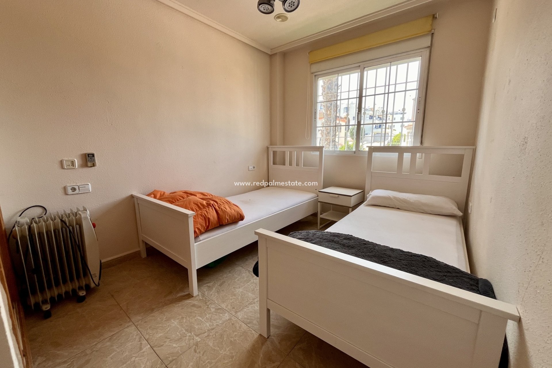 Återförsäljning - Villa -
Orihuela Costa - La Zenia