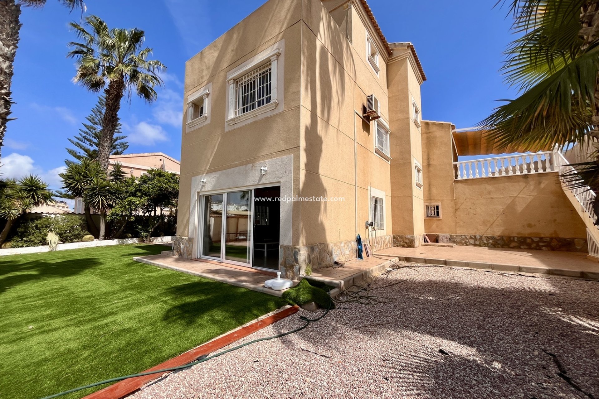 Återförsäljning - Villa -
Orihuela Costa - La Zenia