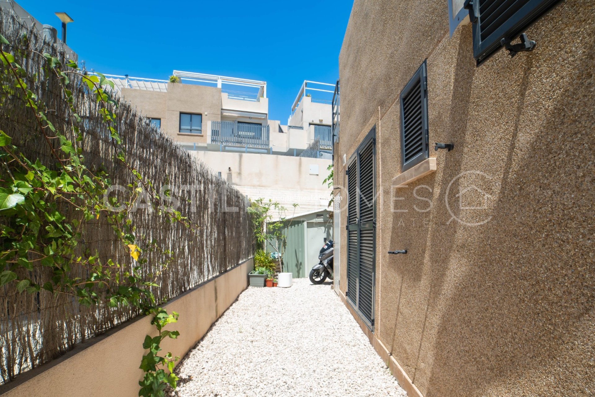 Återförsäljning - Villa -
Orihuela Costa - La Zenia