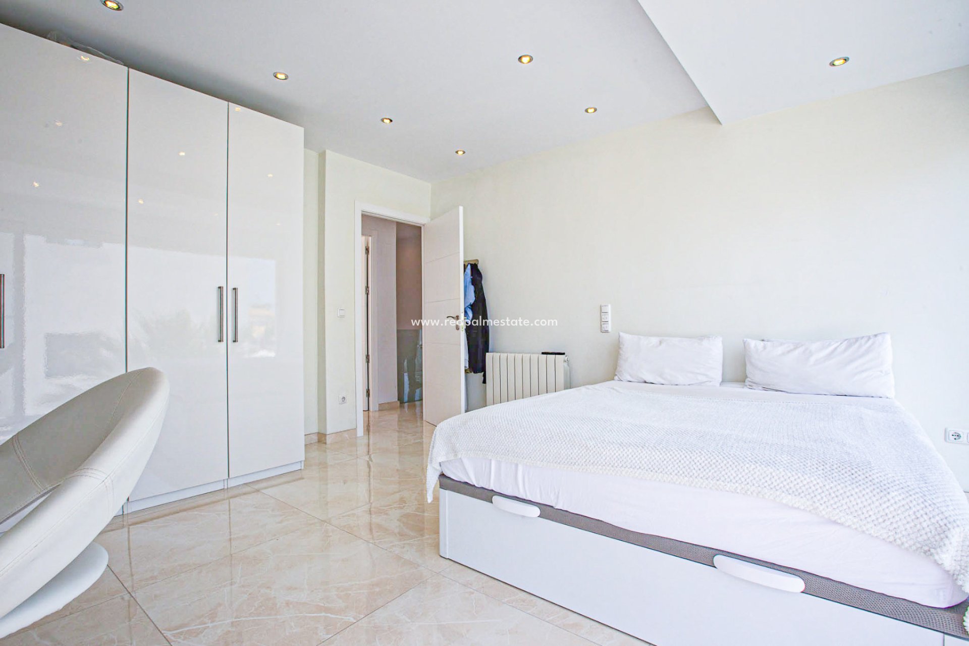 Återförsäljning - Villa -
Orihuela Costa - La Zenia