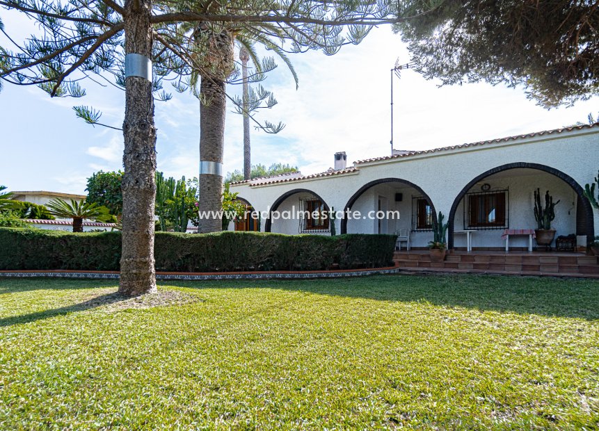 Återförsäljning - Villa -
Orihuela Costa - La Zenia