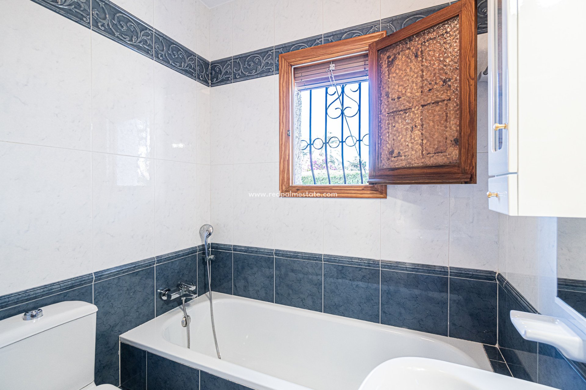 Återförsäljning - Villa -
Orihuela Costa - La Zenia