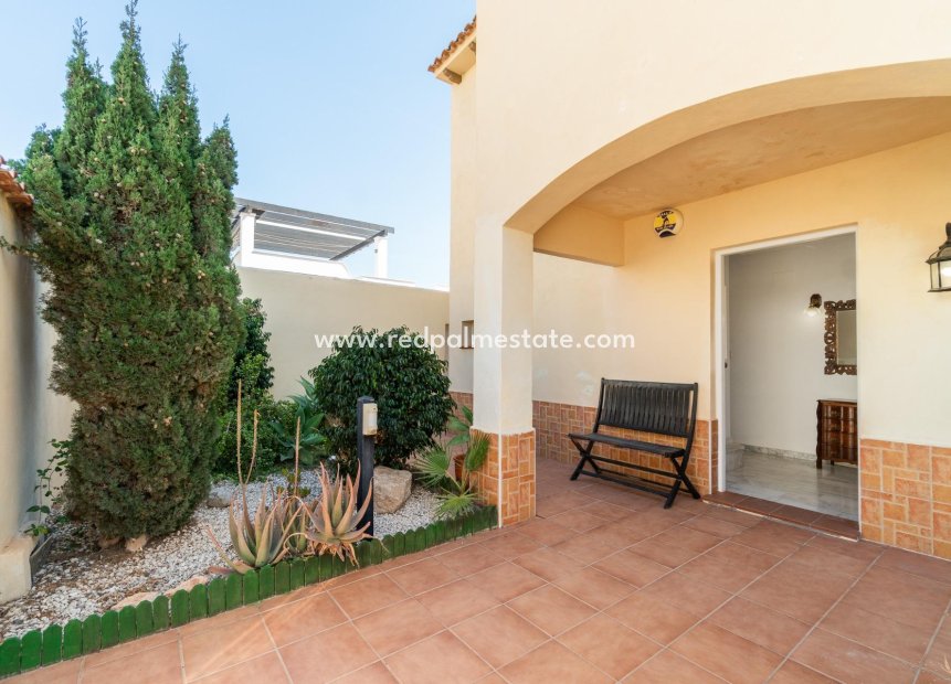 Återförsäljning - Villa -
Orihuela Costa - La Zenia