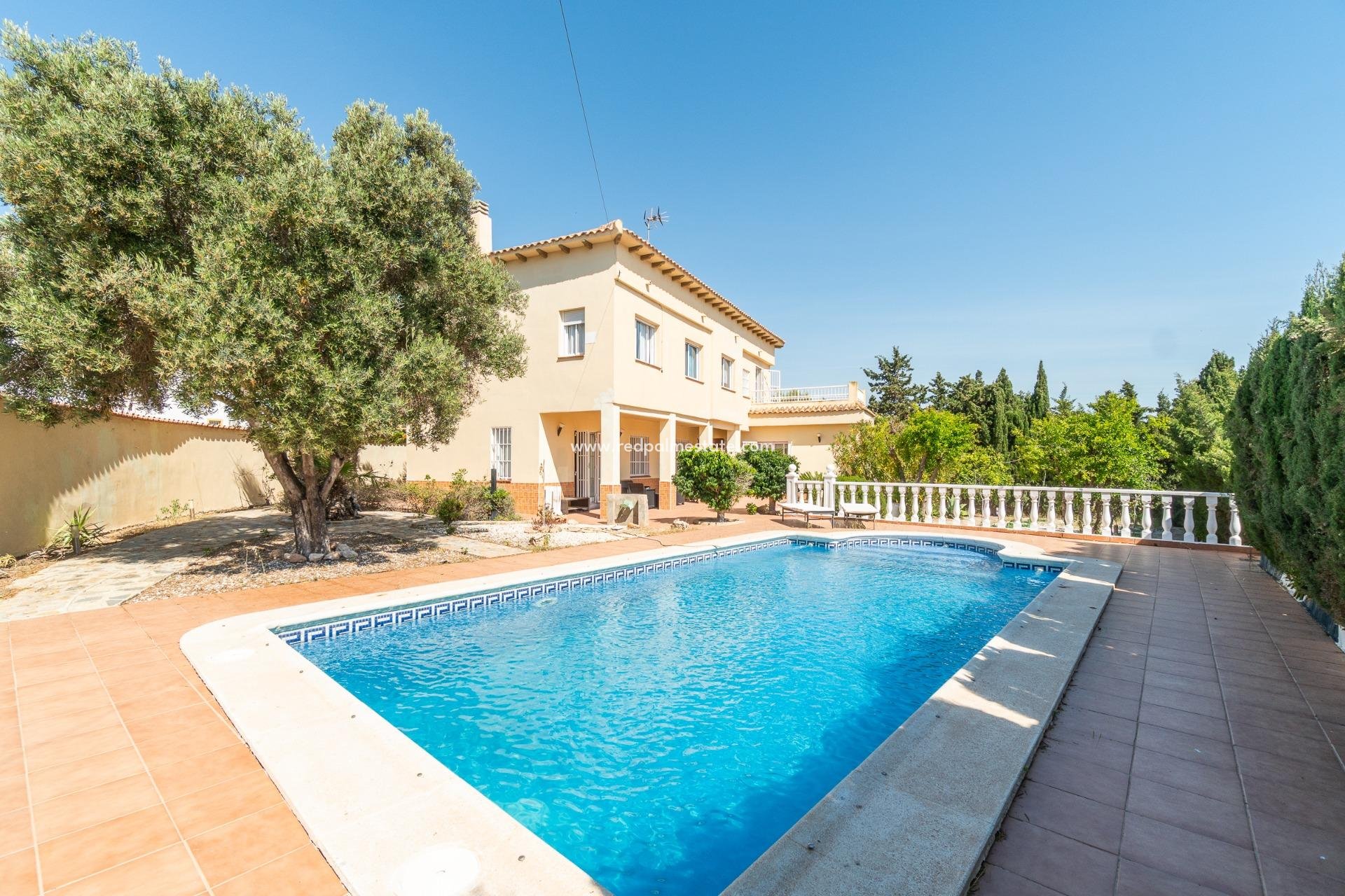 Återförsäljning - Villa -
Orihuela Costa - La Zenia