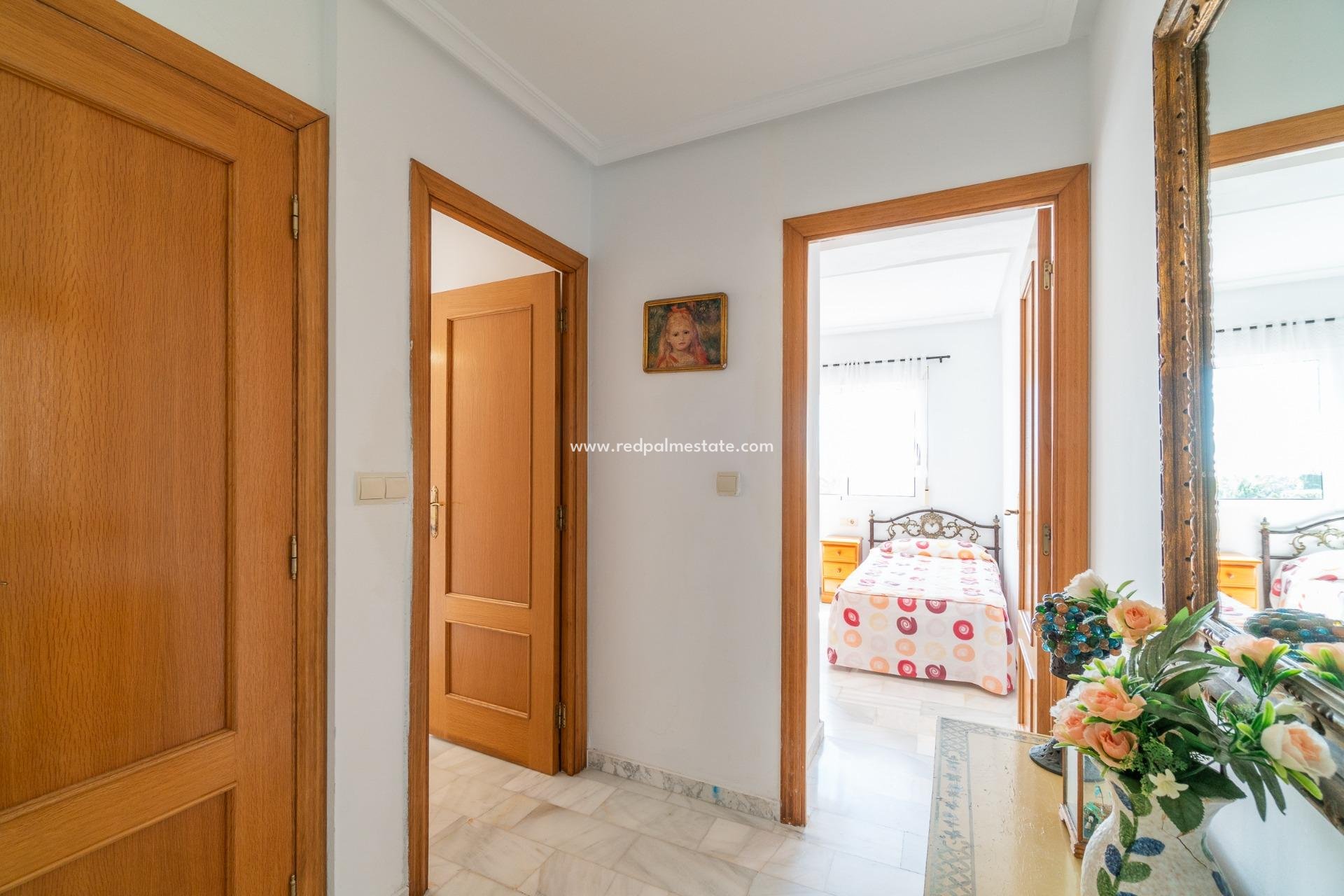 Återförsäljning - Villa -
Orihuela Costa - La Zenia