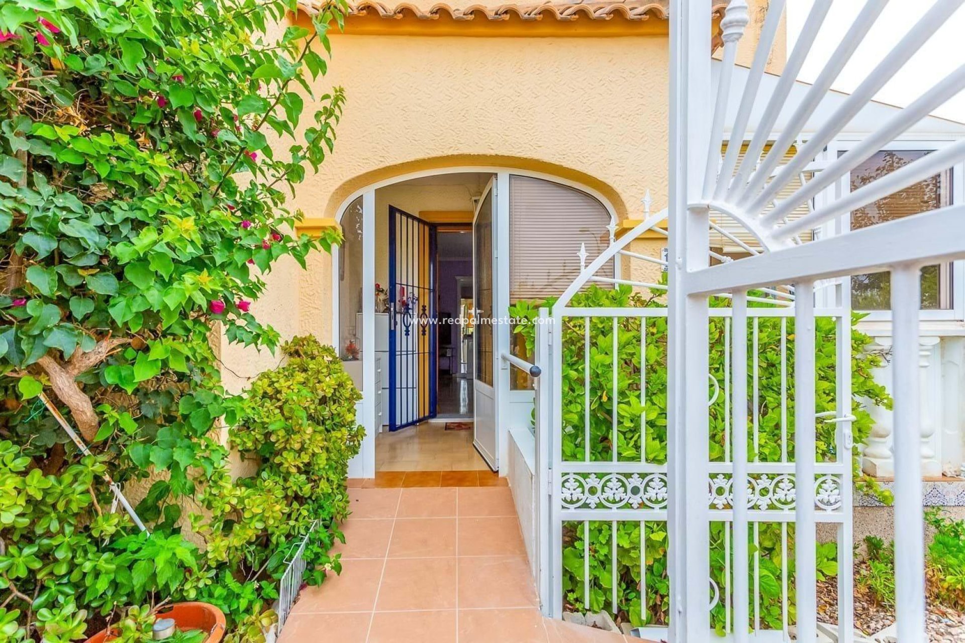 Återförsäljning - Villa -
Orihuela Costa - La Zenia