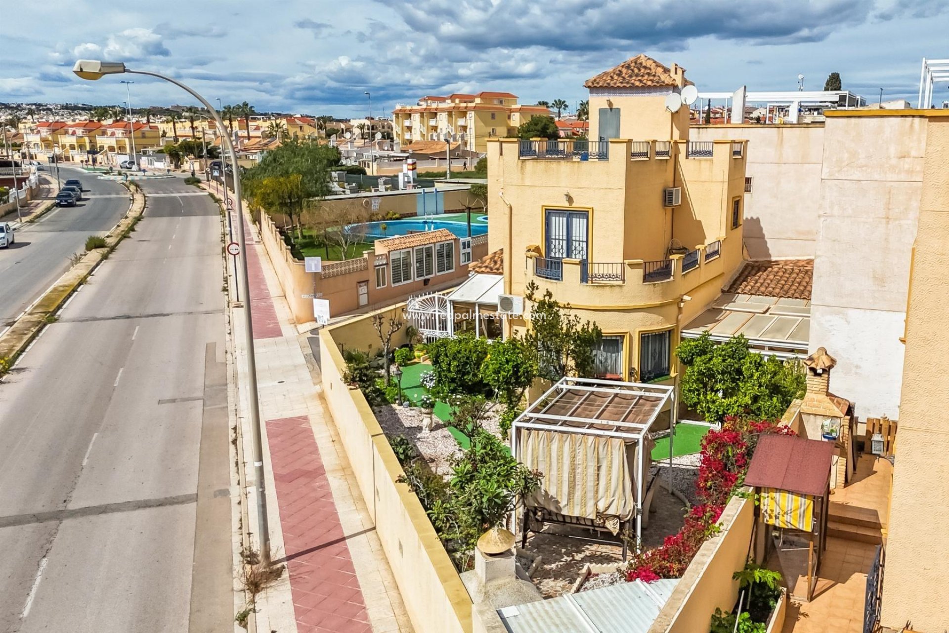 Återförsäljning - Villa -
Orihuela Costa - La Zenia
