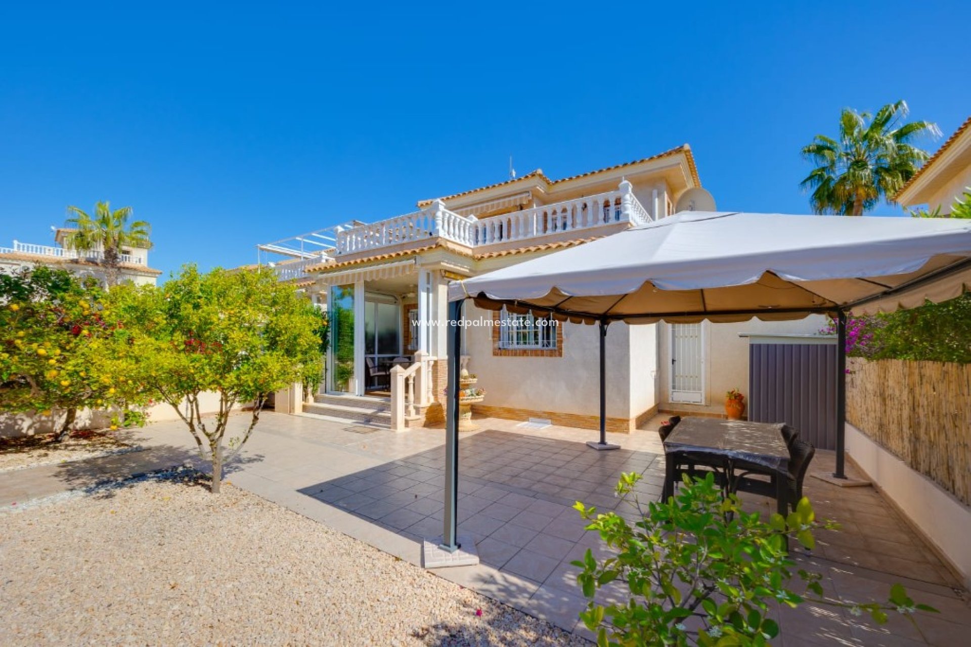 Återförsäljning - Villa -
Orihuela Costa - La Zenia