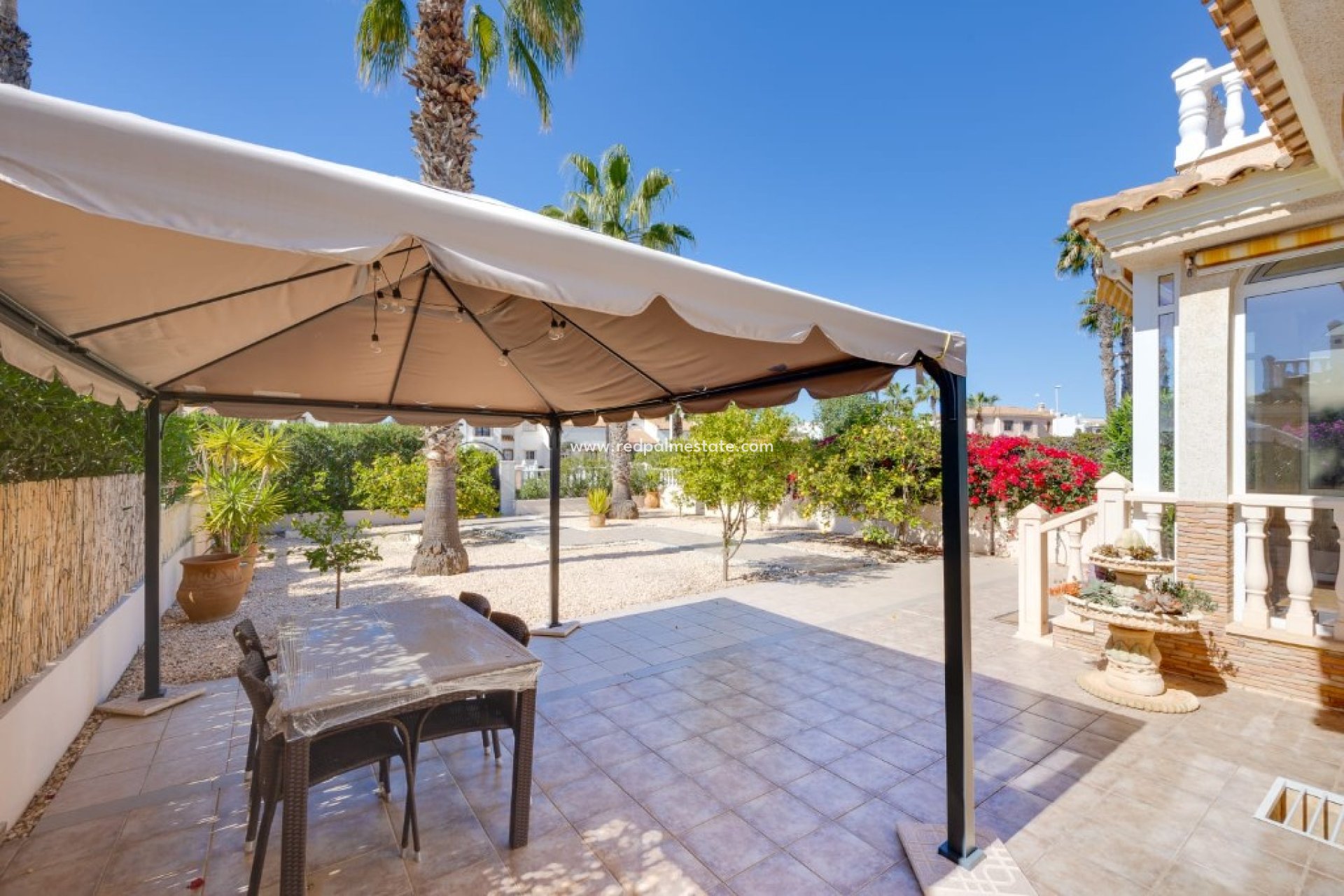 Återförsäljning - Villa -
Orihuela Costa - La Zenia