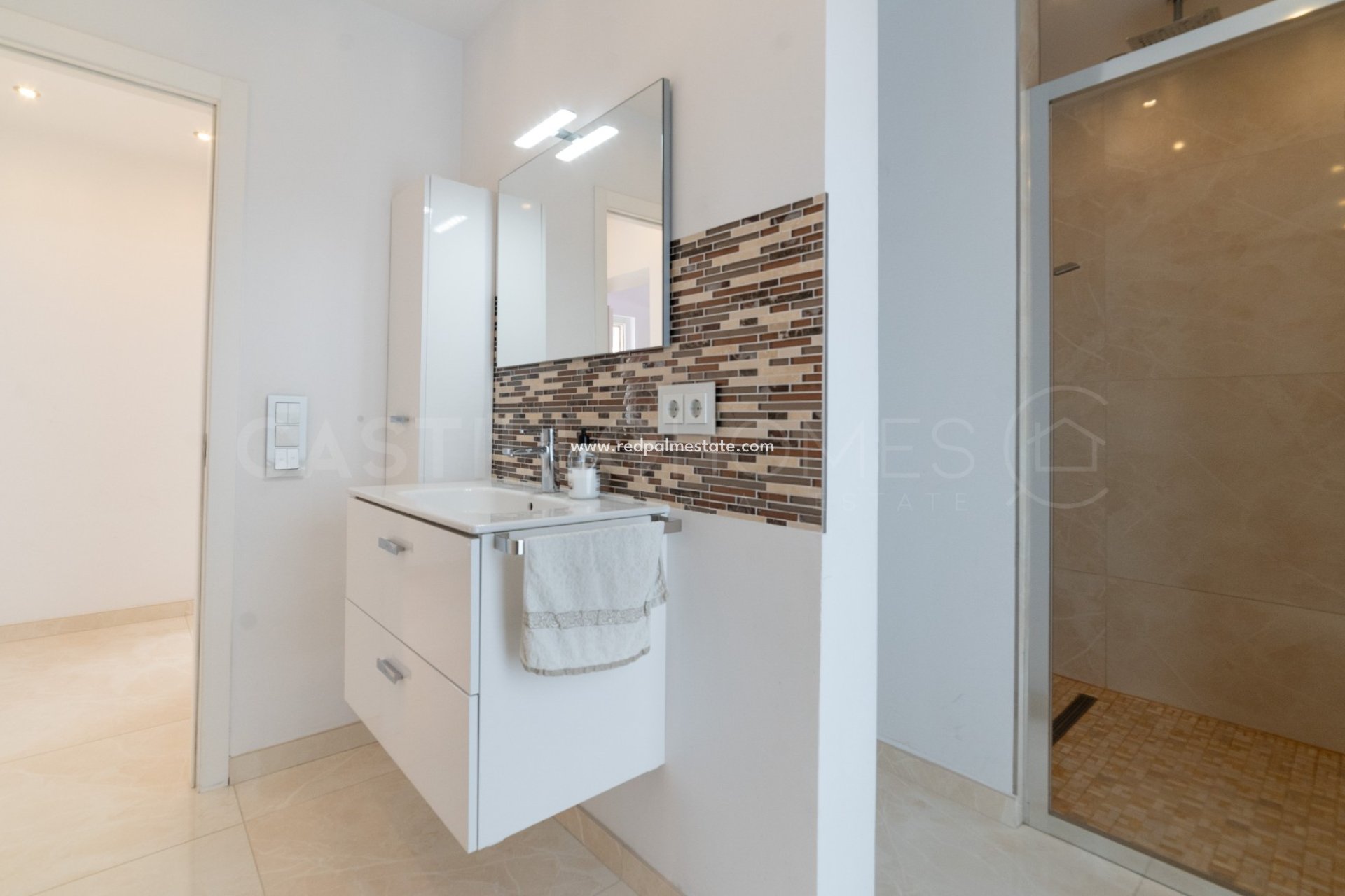 Återförsäljning - Villa -
Orihuela Costa - La Zenia