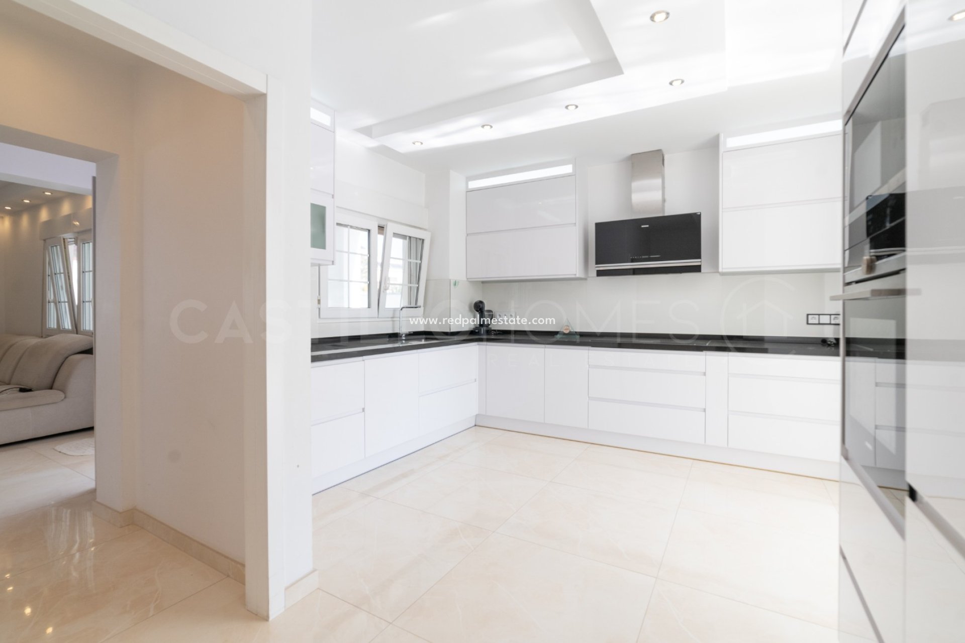 Återförsäljning - Villa -
Orihuela Costa - La Zenia