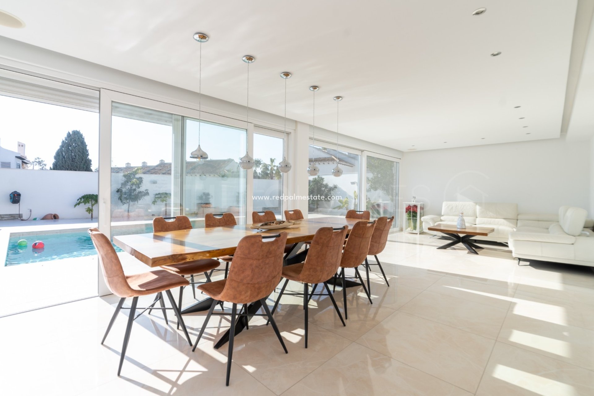 Återförsäljning - Villa -
Orihuela Costa - La Zenia