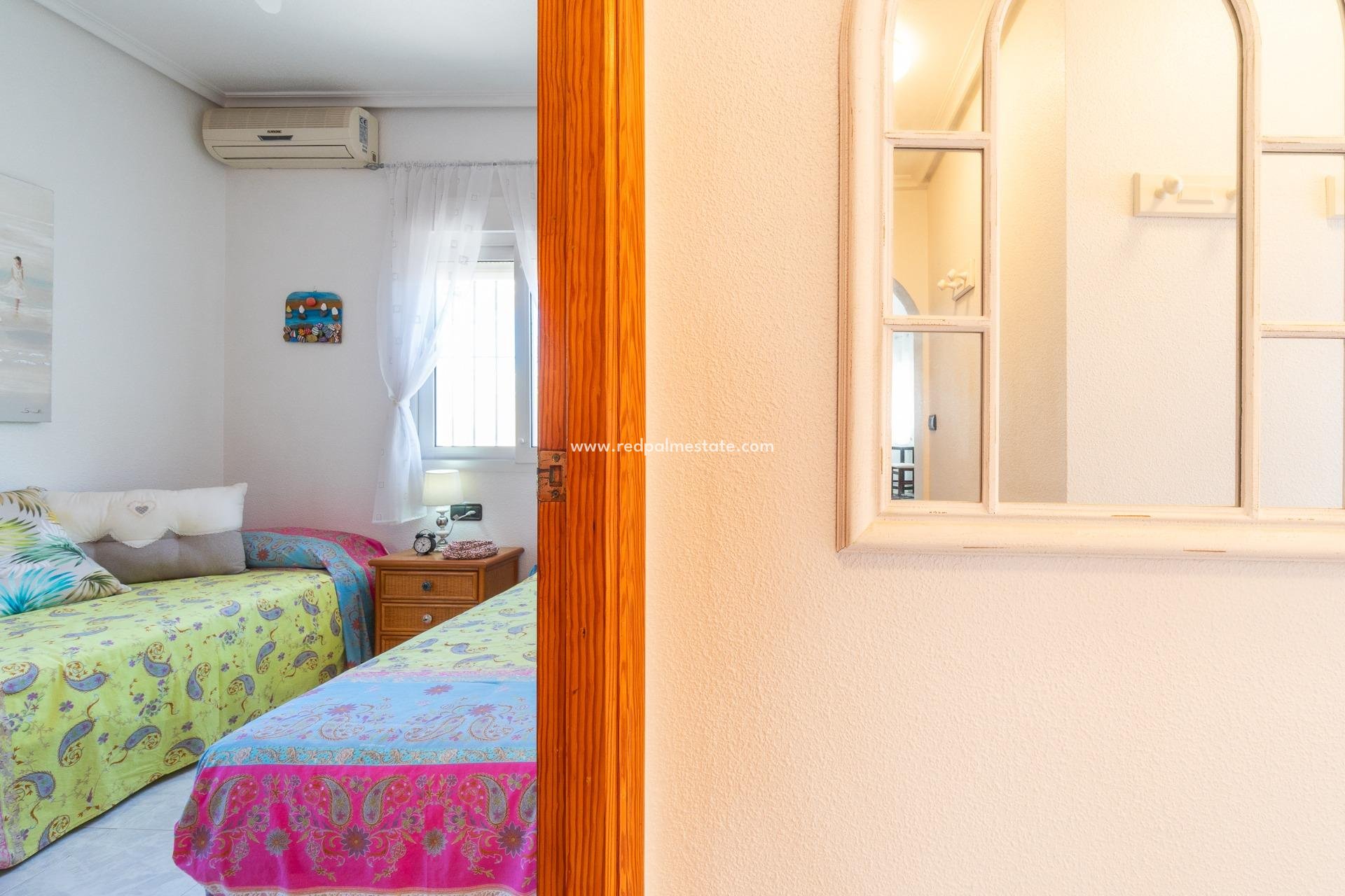 Återförsäljning - Villa -
Orihuela Costa - La Zenia