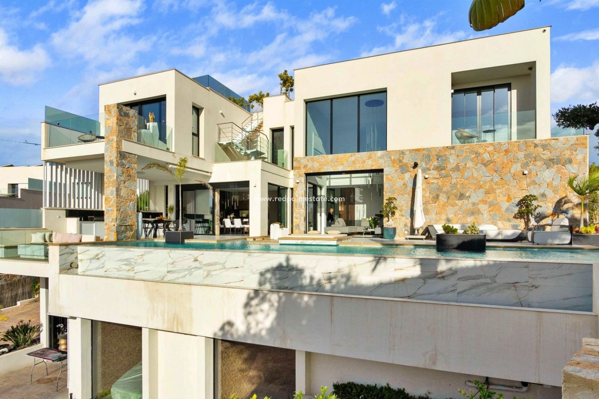 Återförsäljning - Villa -
Orihuela Costa - Las Colinas Golf