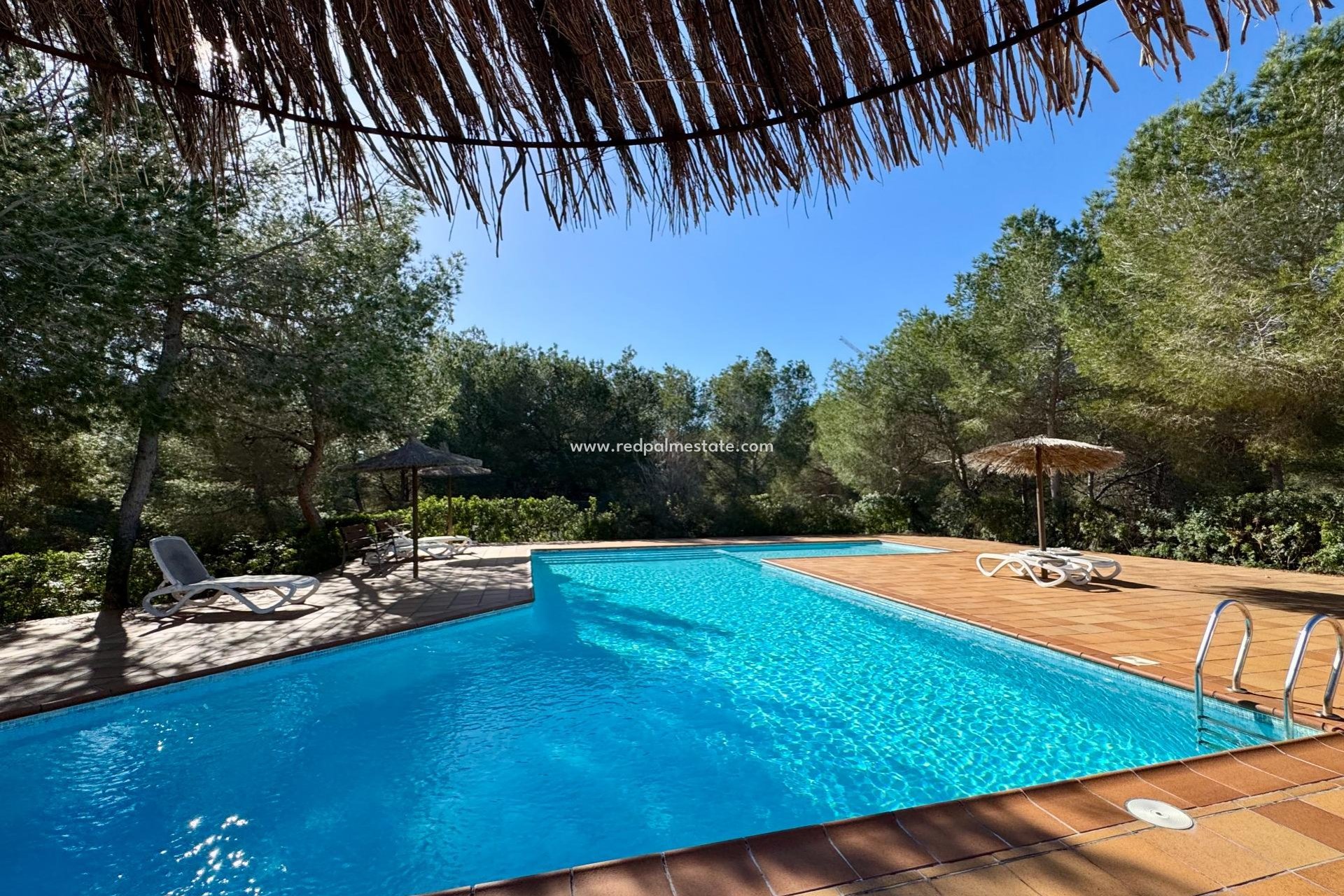 Återförsäljning - Villa -
Orihuela Costa - Las Colinas Golf