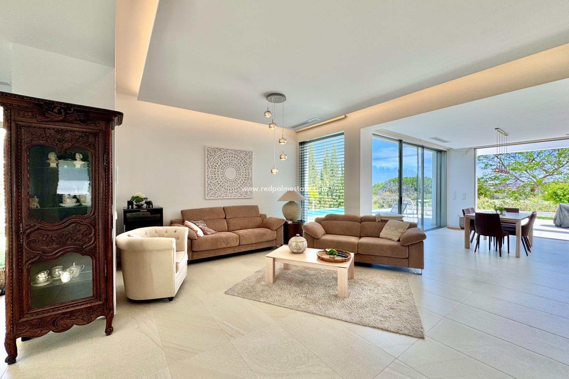 Återförsäljning - Villa -
Orihuela Costa - Las Colinas Golf