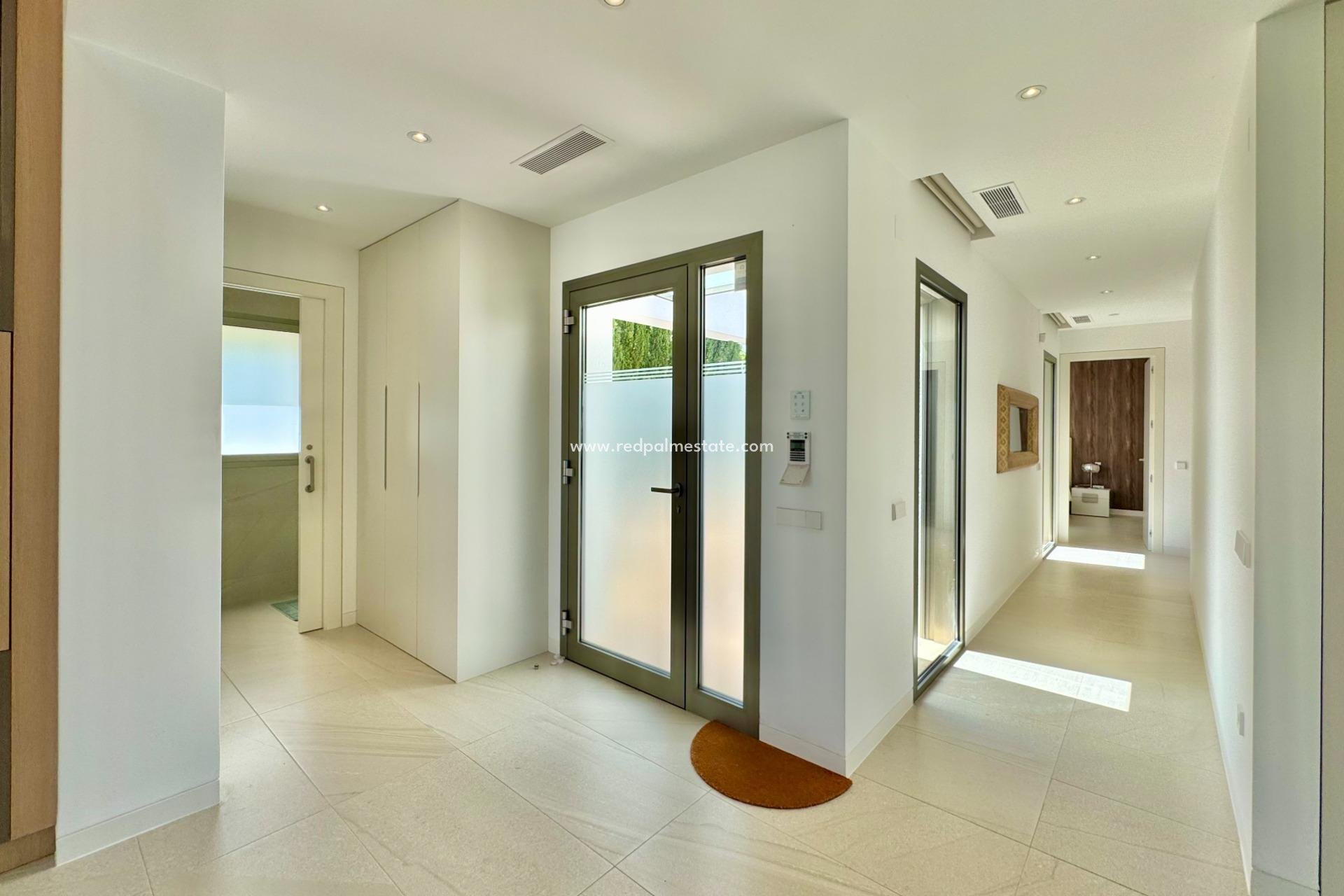 Återförsäljning - Villa -
Orihuela Costa - Las Colinas Golf
