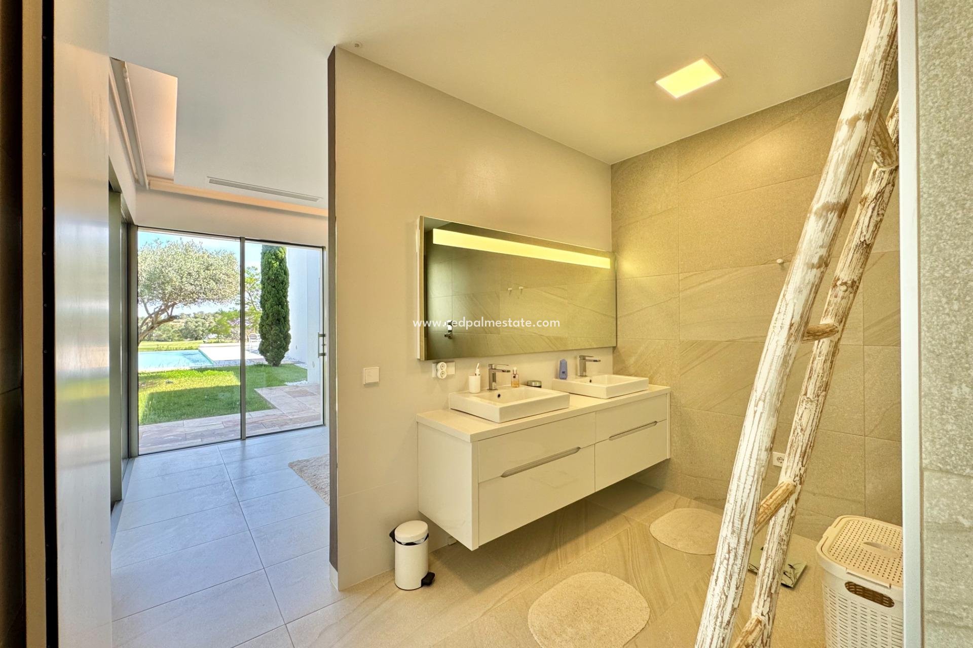 Återförsäljning - Villa -
Orihuela Costa - Las Colinas Golf