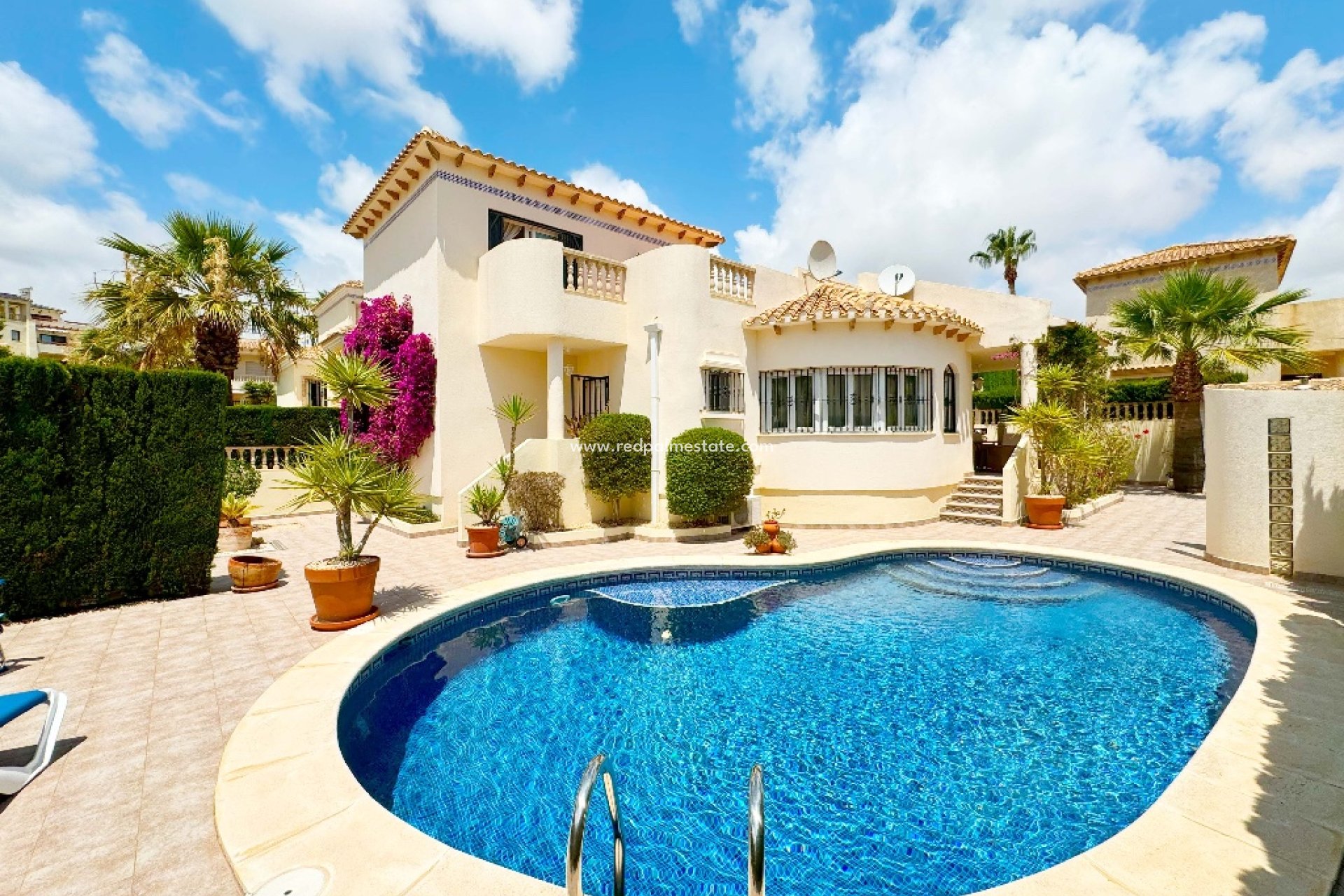 Återförsäljning - Villa -
Orihuela Costa - Las Ramblas