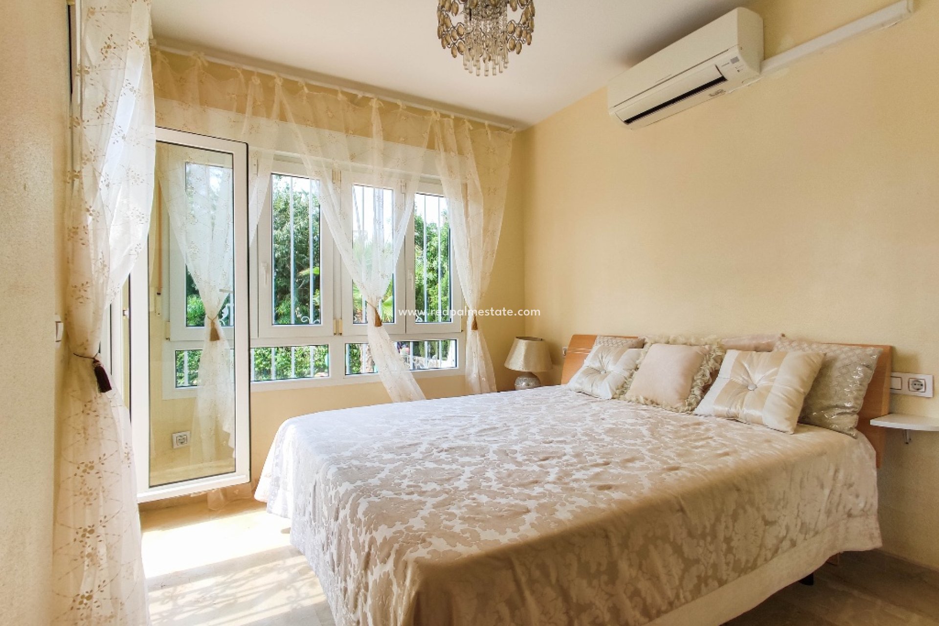 Återförsäljning - Villa -
Orihuela Costa - Las Ramblas