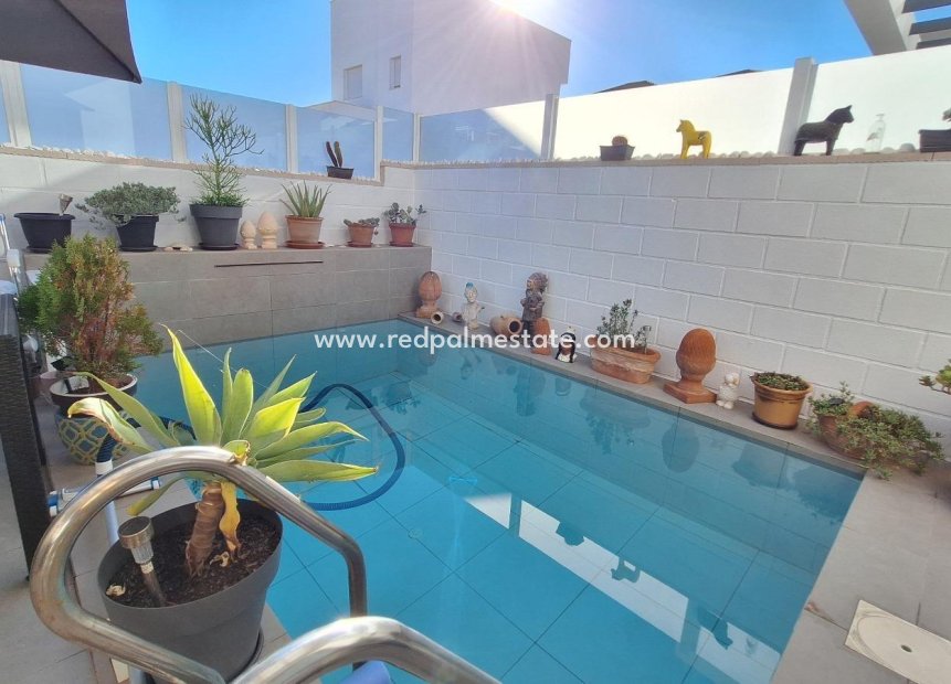 Återförsäljning - Villa -
Orihuela Costa - Lomas de Cabo Roig-Los Dolses