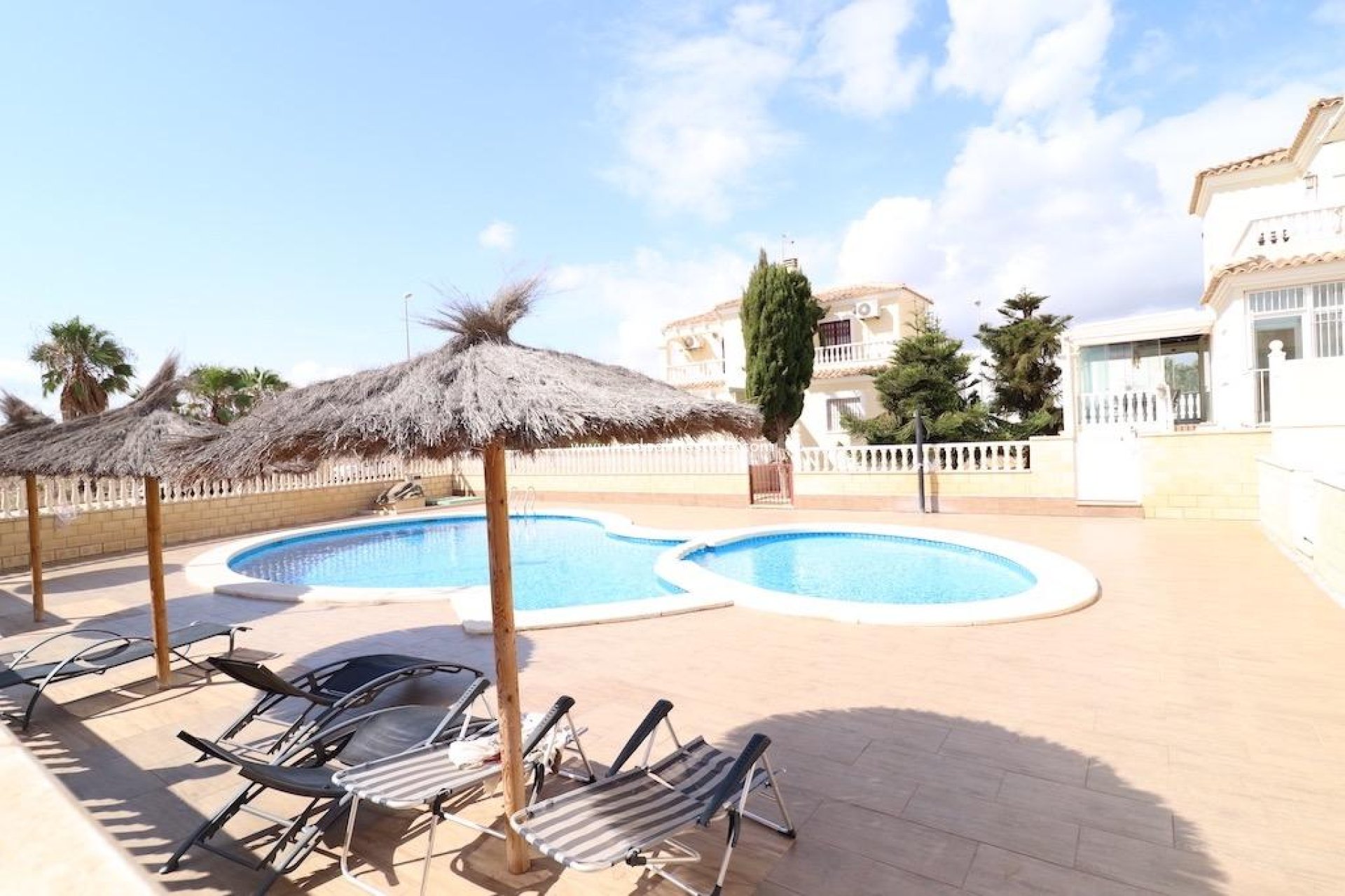 Återförsäljning - Villa -
Orihuela Costa - Lomas de Cabo Roig