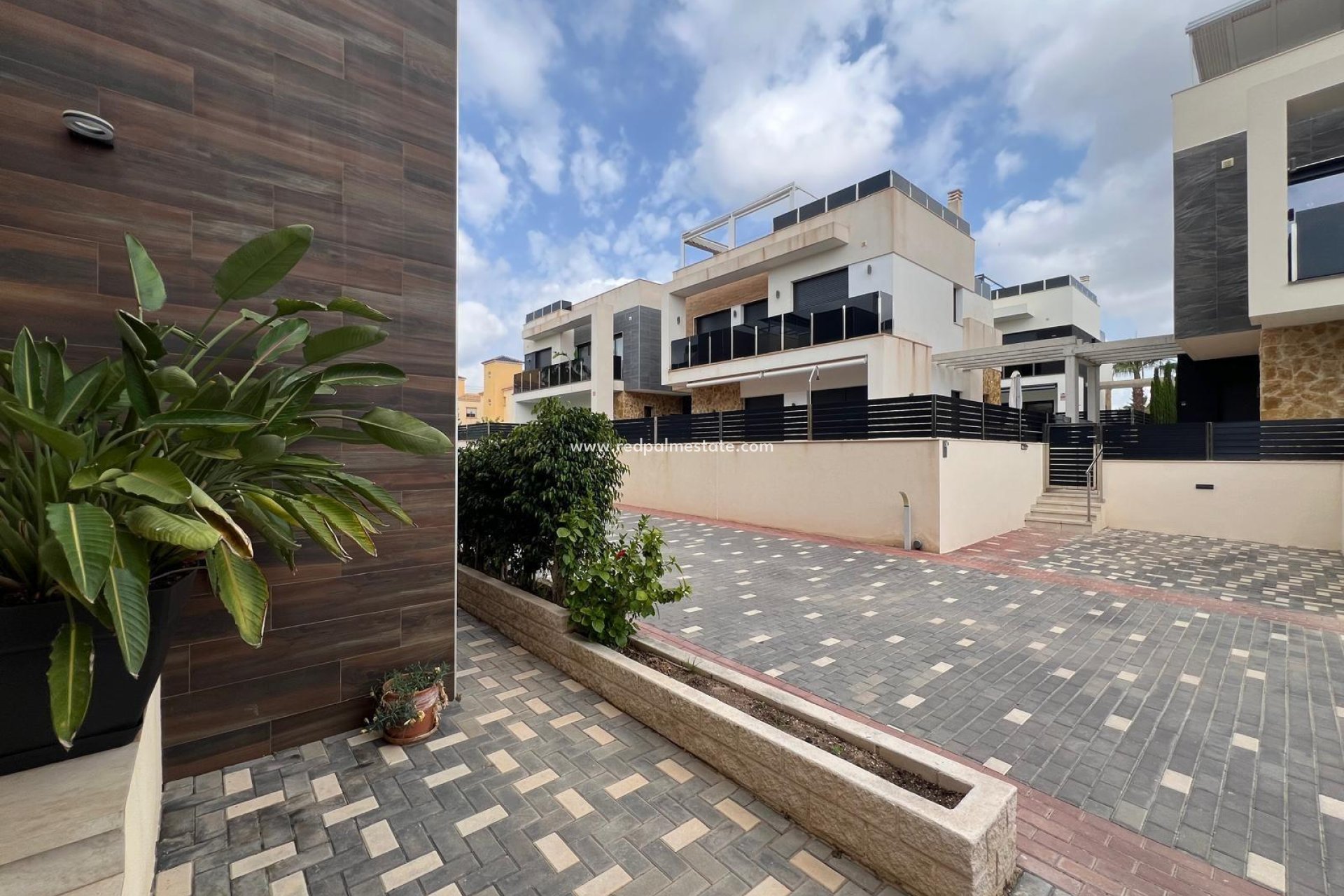 Återförsäljning - Villa -
Orihuela Costa - Lomas de Cabo Roig