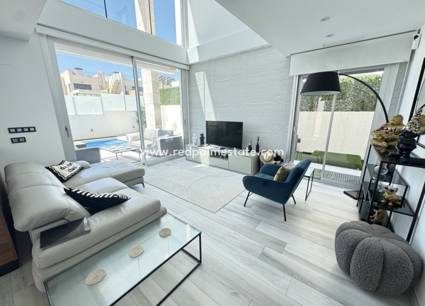 Återförsäljning - Villa -
Orihuela Costa - Lomas de Cabo Roig