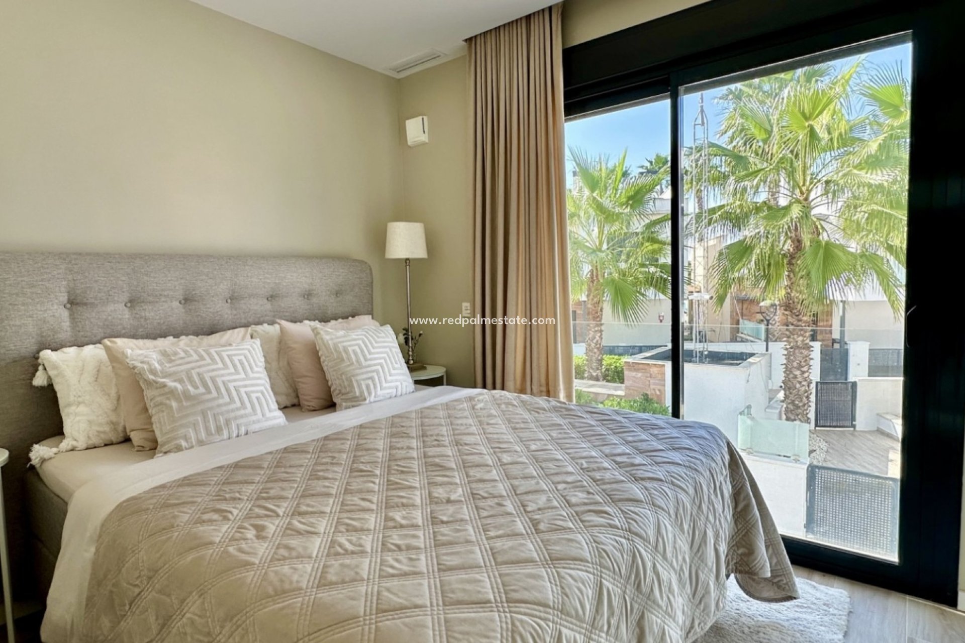 Återförsäljning - Villa -
Orihuela Costa - Lomas de Cabo Roig