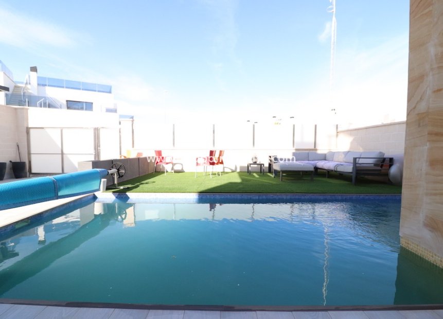 Återförsäljning - Villa -
Orihuela Costa - Lomas de Cabo Roig