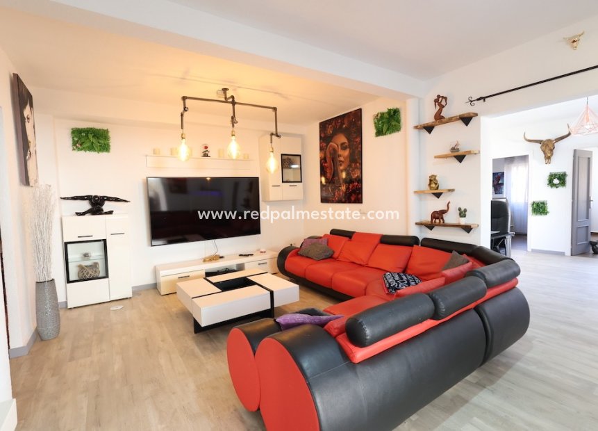 Återförsäljning - Villa -
Orihuela Costa - Lomas de Cabo Roig