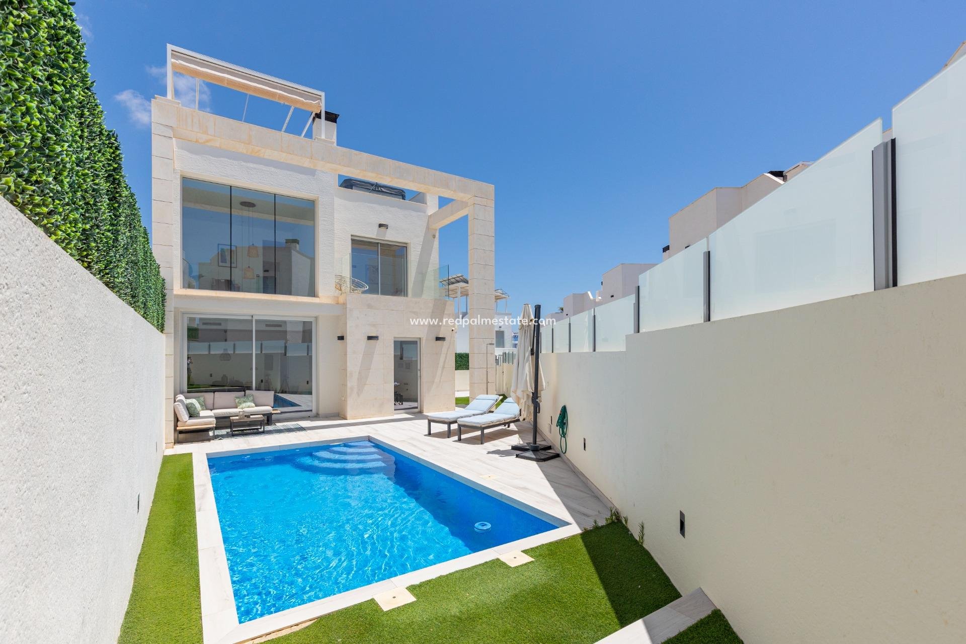 Återförsäljning - Villa -
Orihuela Costa - Lomas de Cabo Roig