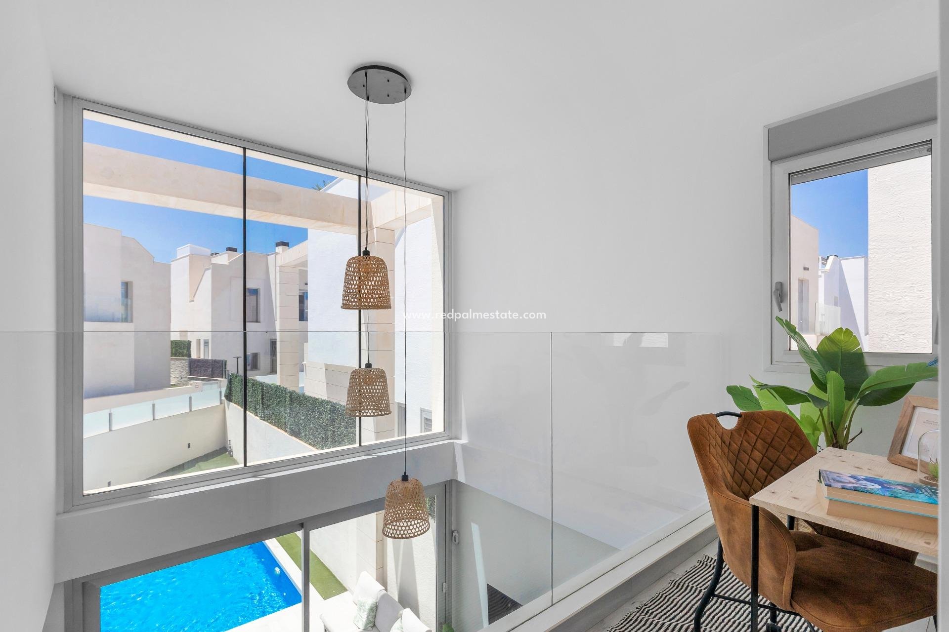 Återförsäljning - Villa -
Orihuela Costa - Lomas de Cabo Roig
