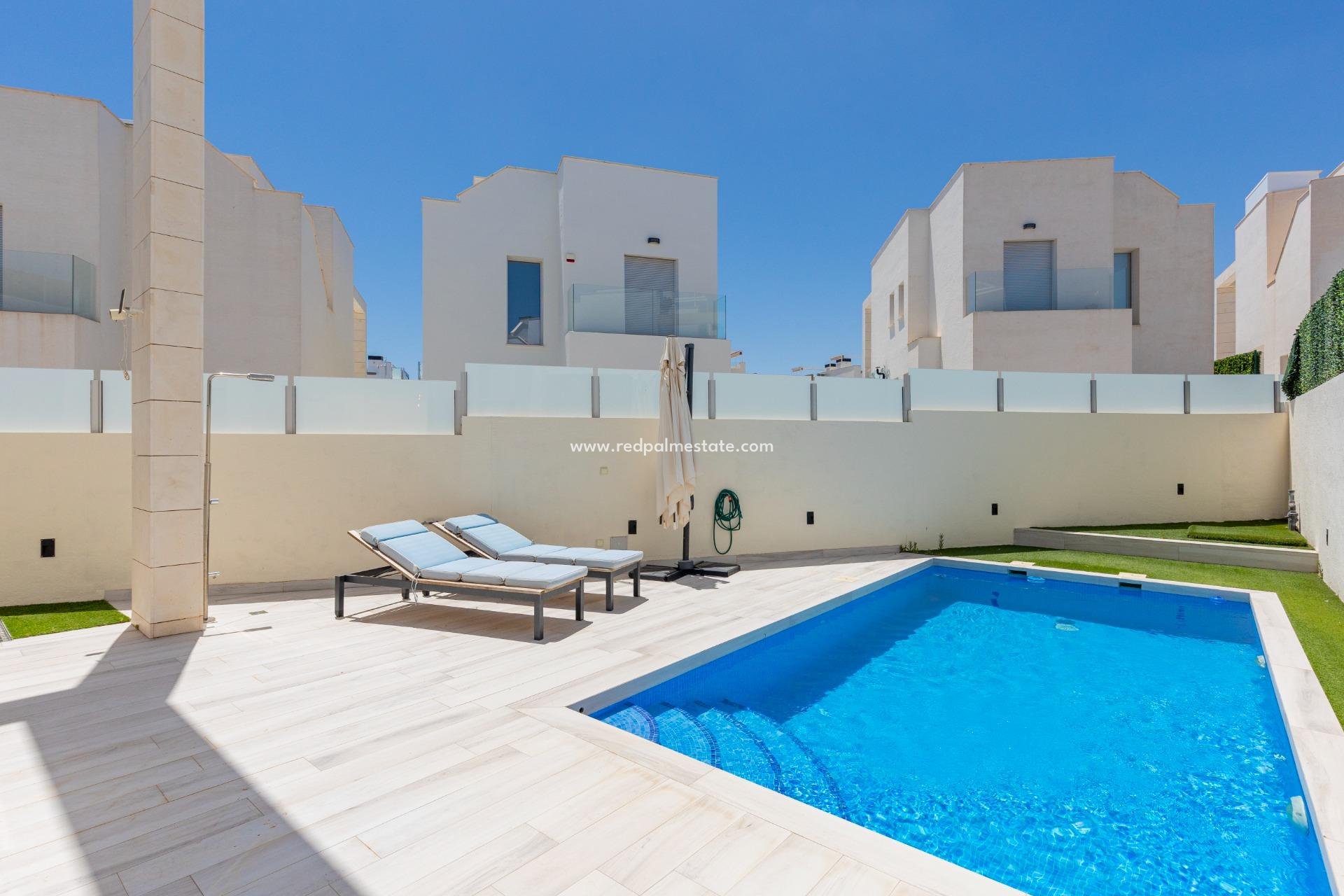 Återförsäljning - Villa -
Orihuela Costa - Lomas de Cabo Roig