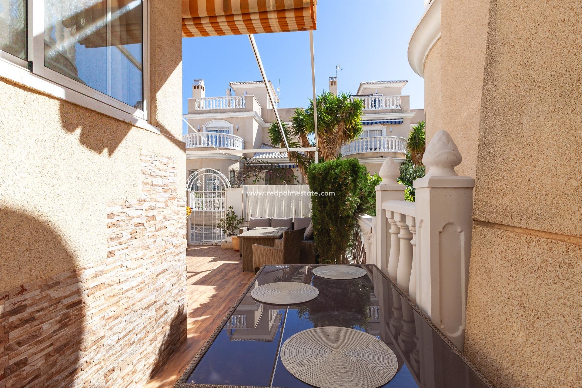 Återförsäljning - Villa -
Orihuela Costa - Los Almendros-la Florida