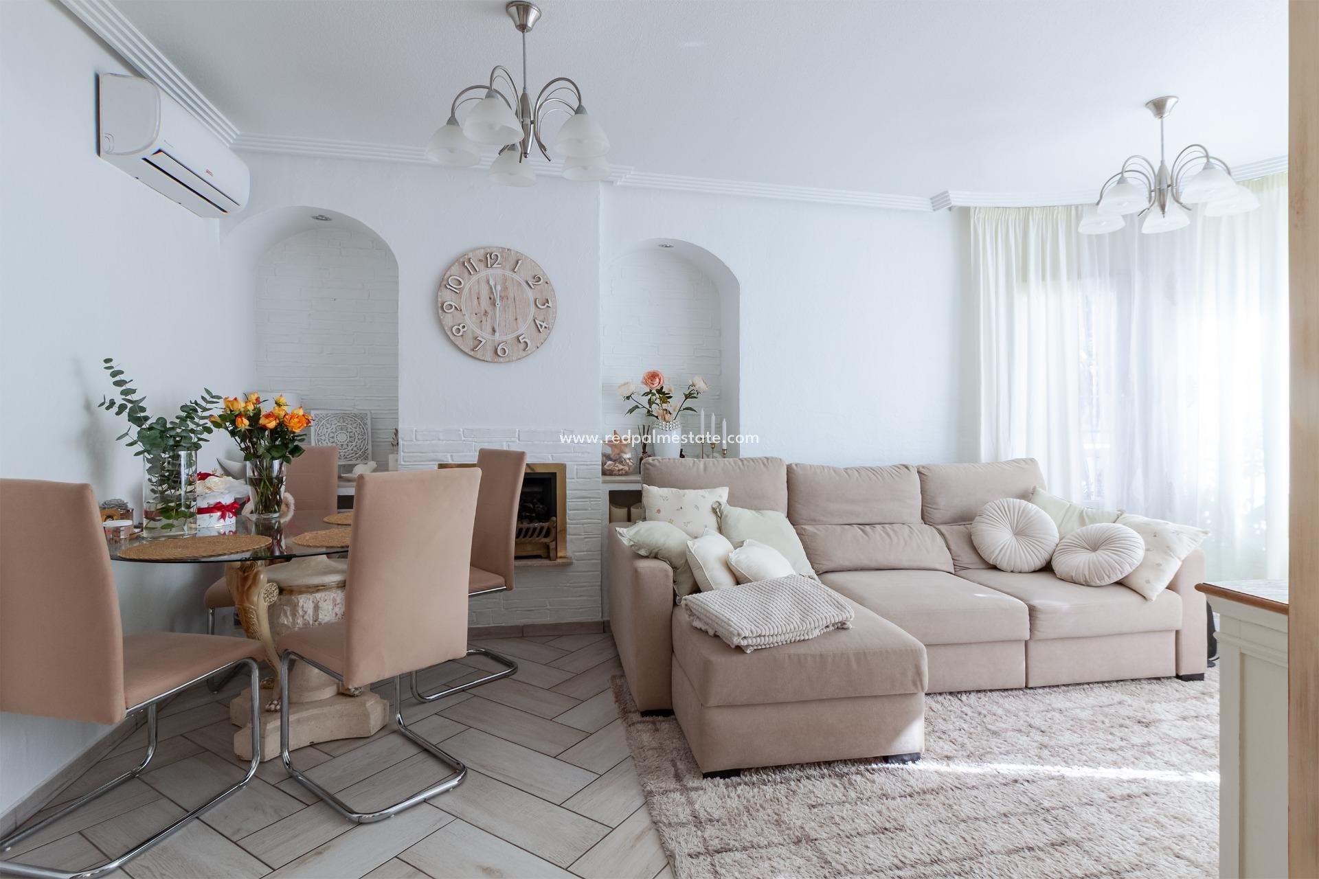 Återförsäljning - Villa -
Orihuela Costa - Los Almendros-la Florida