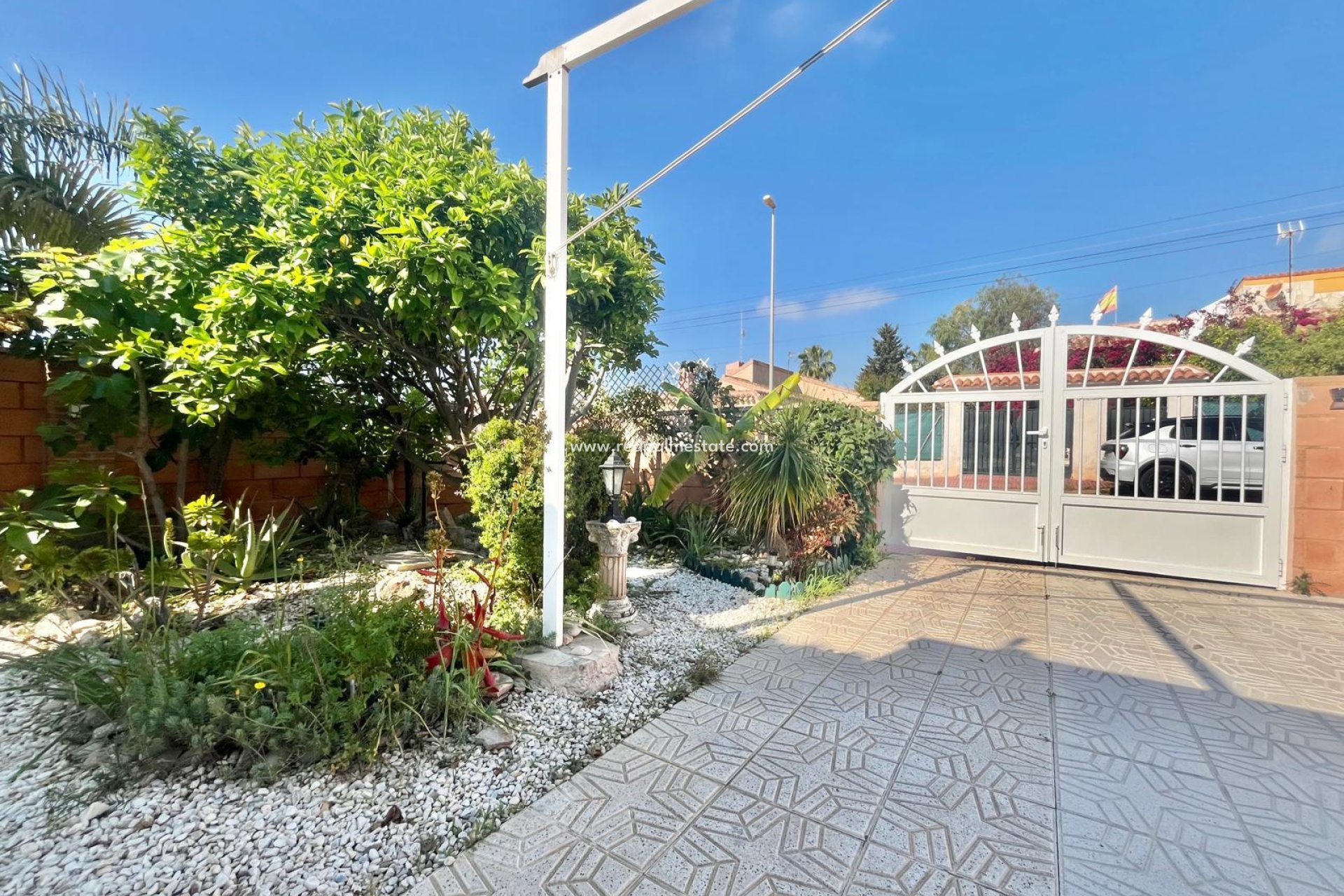 Återförsäljning - Villa -
Orihuela Costa - Los Almendros-la Florida