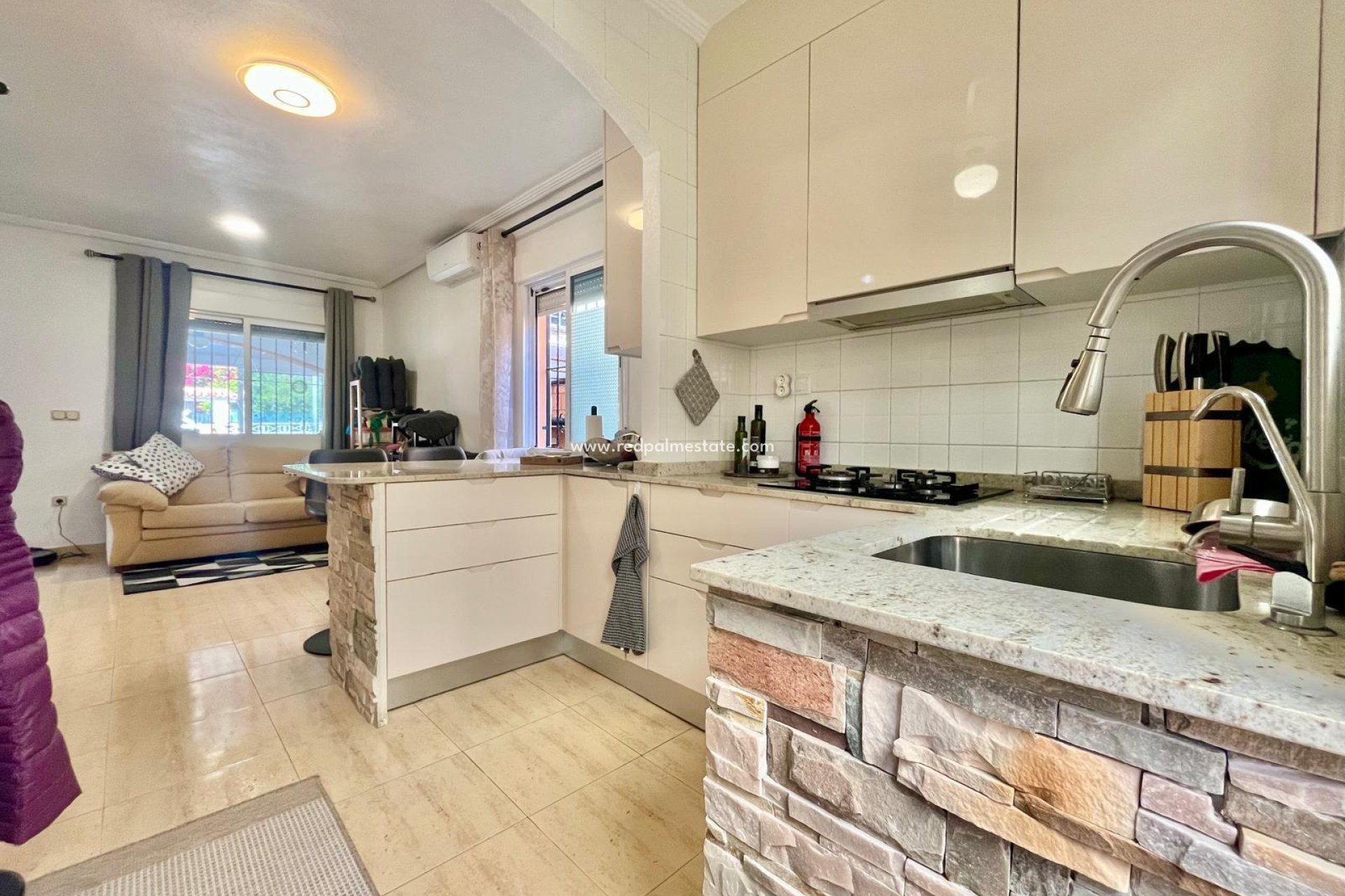 Återförsäljning - Villa -
Orihuela Costa - Los Almendros-la Florida