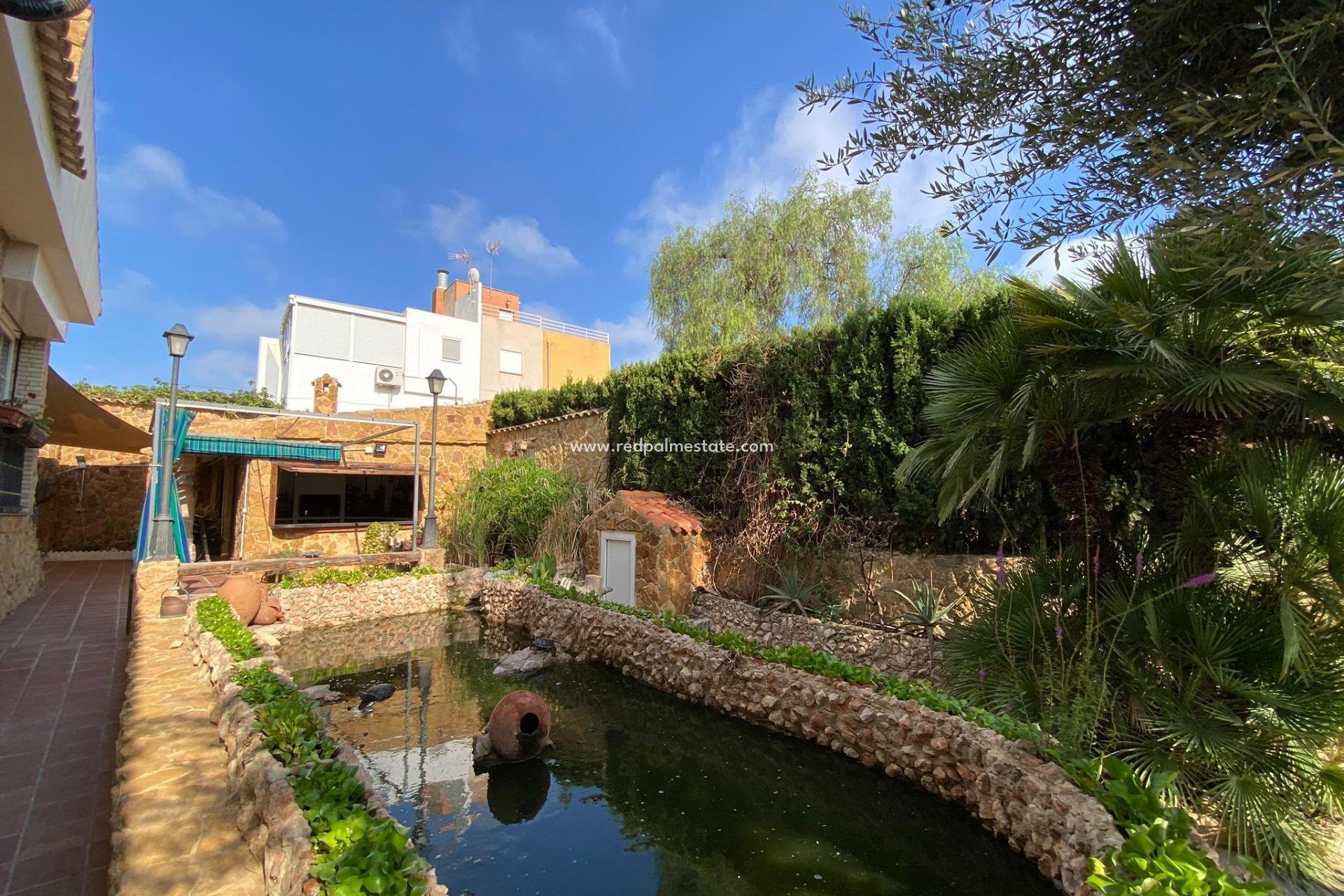 Återförsäljning - Villa -
Orihuela Costa - Los Balcones