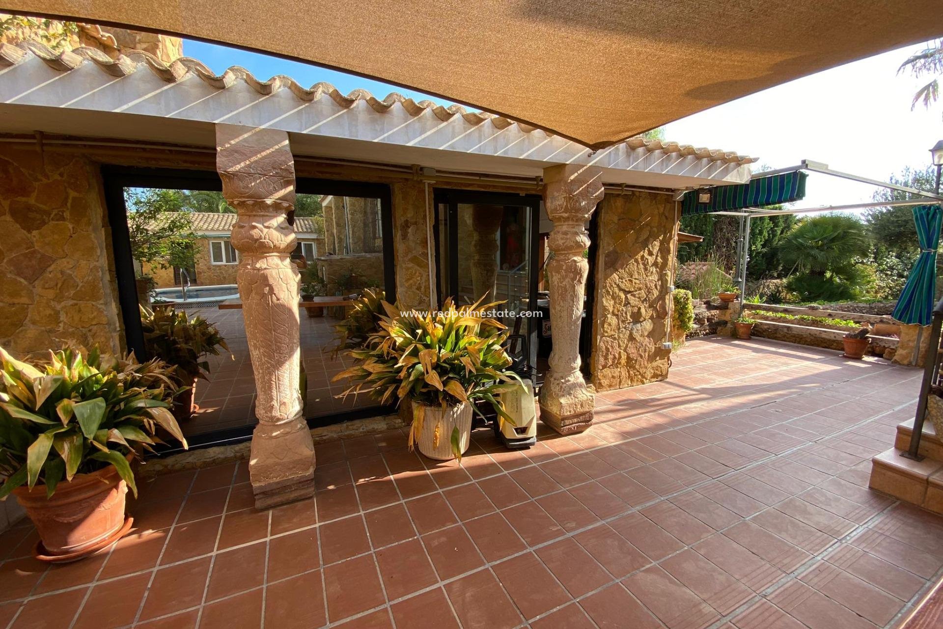 Återförsäljning - Villa -
Orihuela Costa - Los Balcones