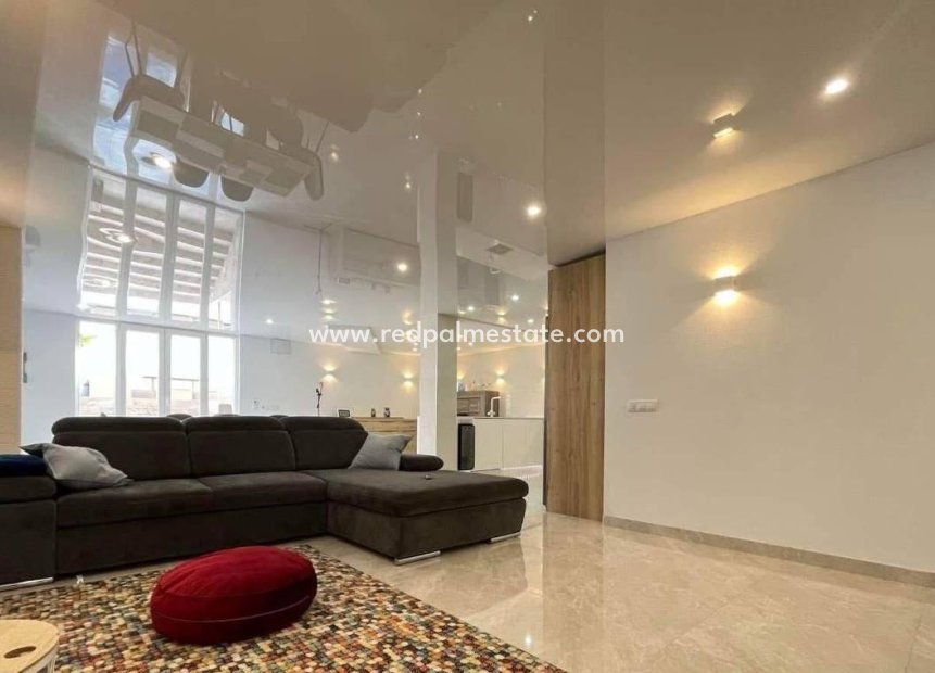 Återförsäljning - Villa -
Orihuela Costa - Los balcones