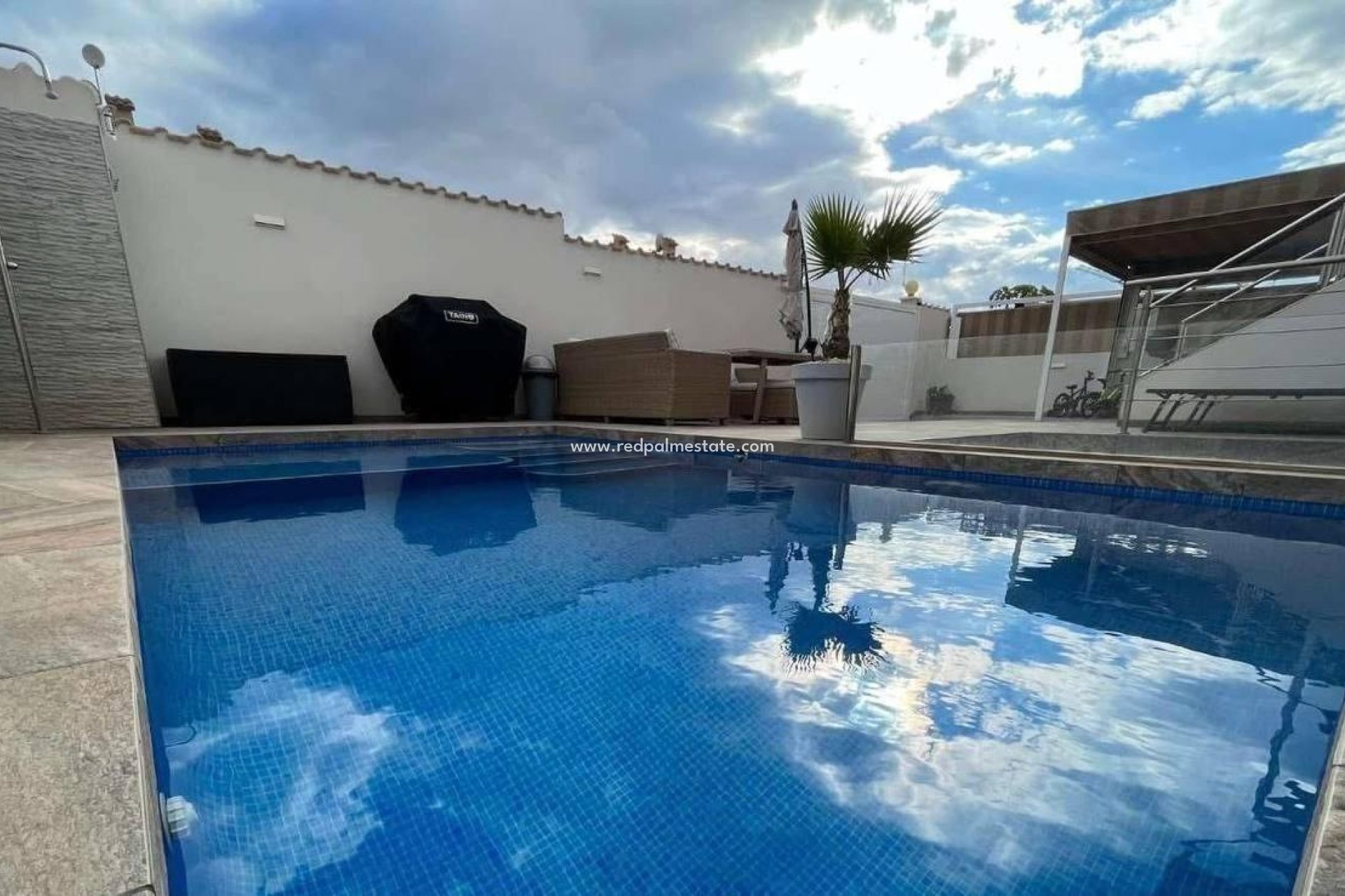 Återförsäljning - Villa -
Orihuela Costa - Los balcones