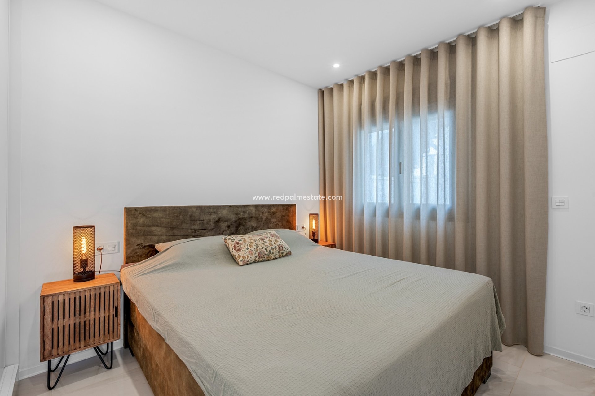 Återförsäljning - Villa -
Orihuela Costa - Orihuela