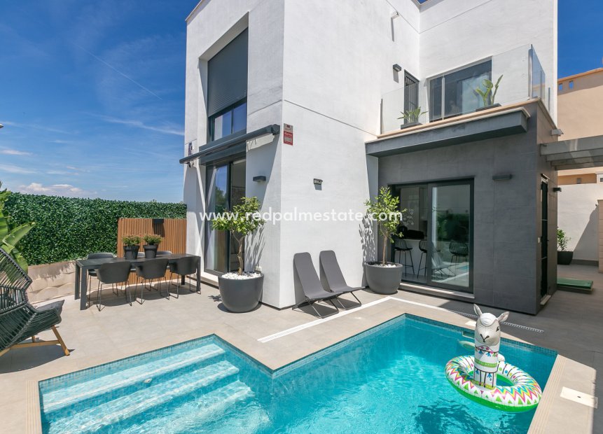 Återförsäljning - Villa -
Orihuela Costa - Pau 26