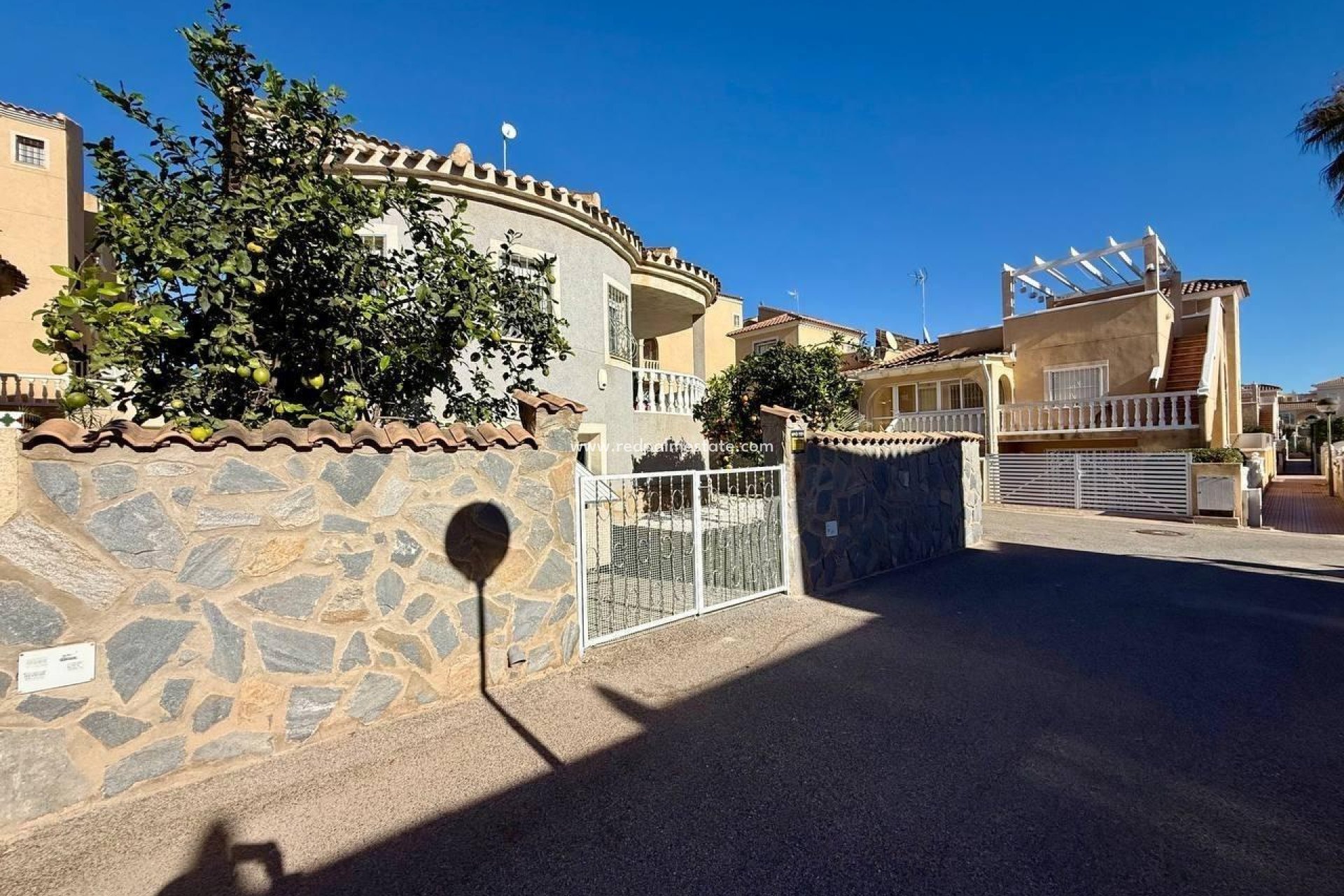 Återförsäljning - Villa -
Orihuela Costa - Playa Flamenca