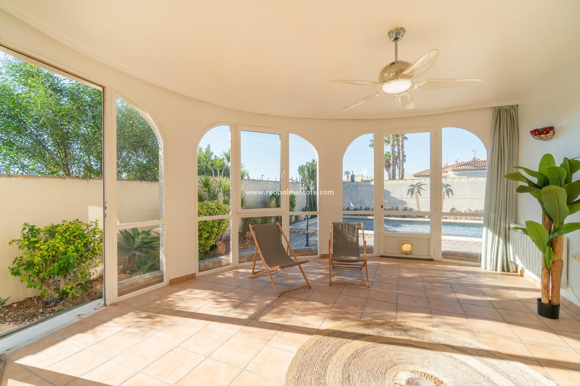 Återförsäljning - Villa -
Orihuela Costa - Playa Flamenca