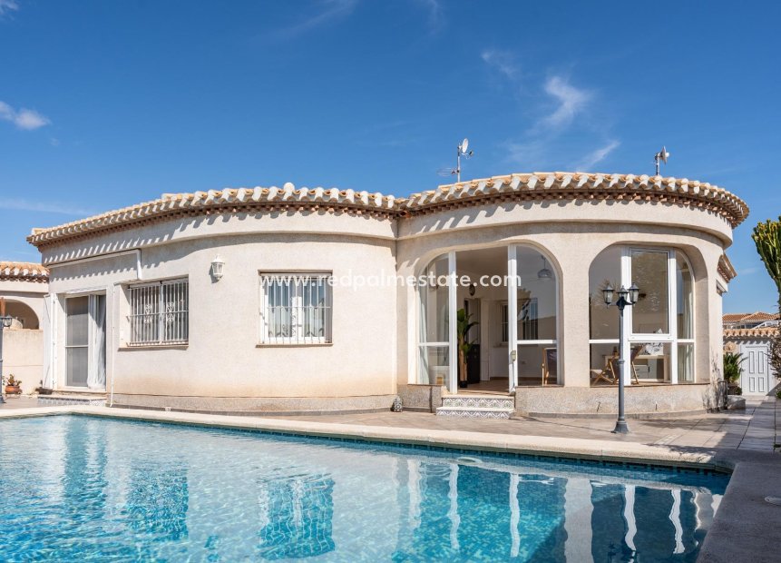 Återförsäljning - Villa -
Orihuela Costa - Playa Flamenca