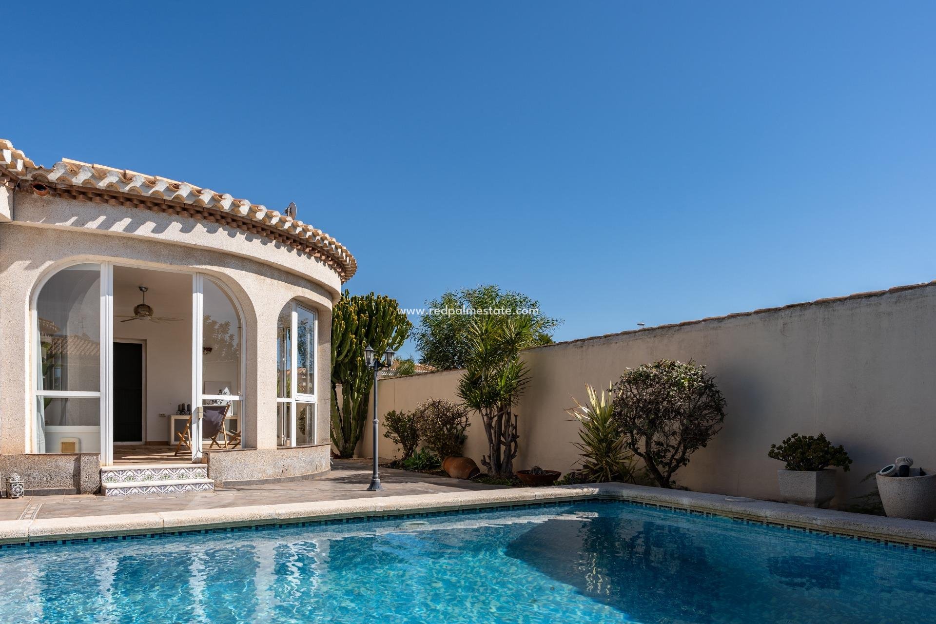 Återförsäljning - Villa -
Orihuela Costa - Playa Flamenca