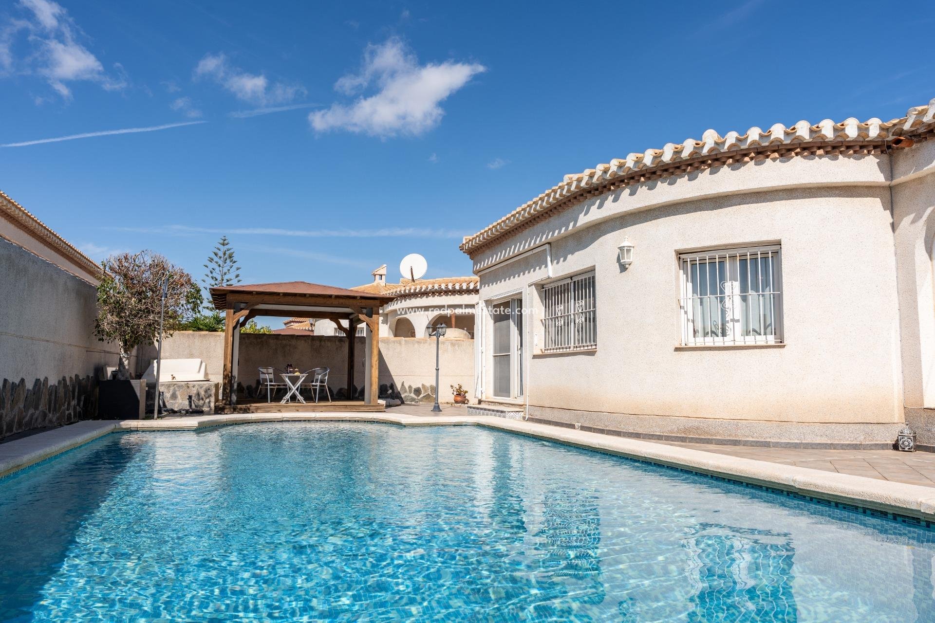 Återförsäljning - Villa -
Orihuela Costa - Playa Flamenca