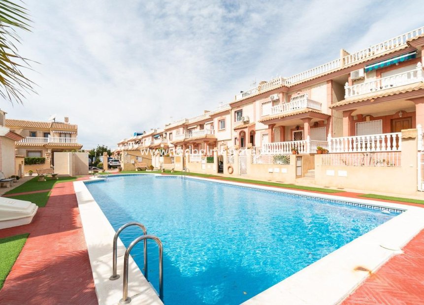 Återförsäljning - Villa -
Orihuela Costa - Punta prima